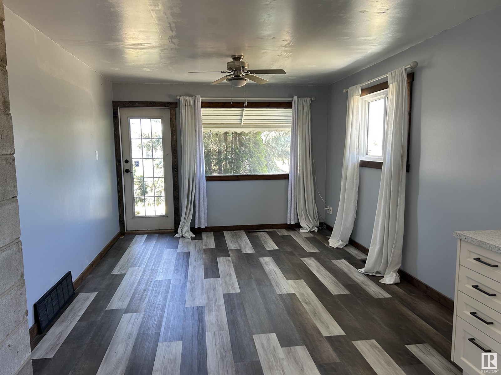 Photo 4 of 433 5 St, Thorhild AB