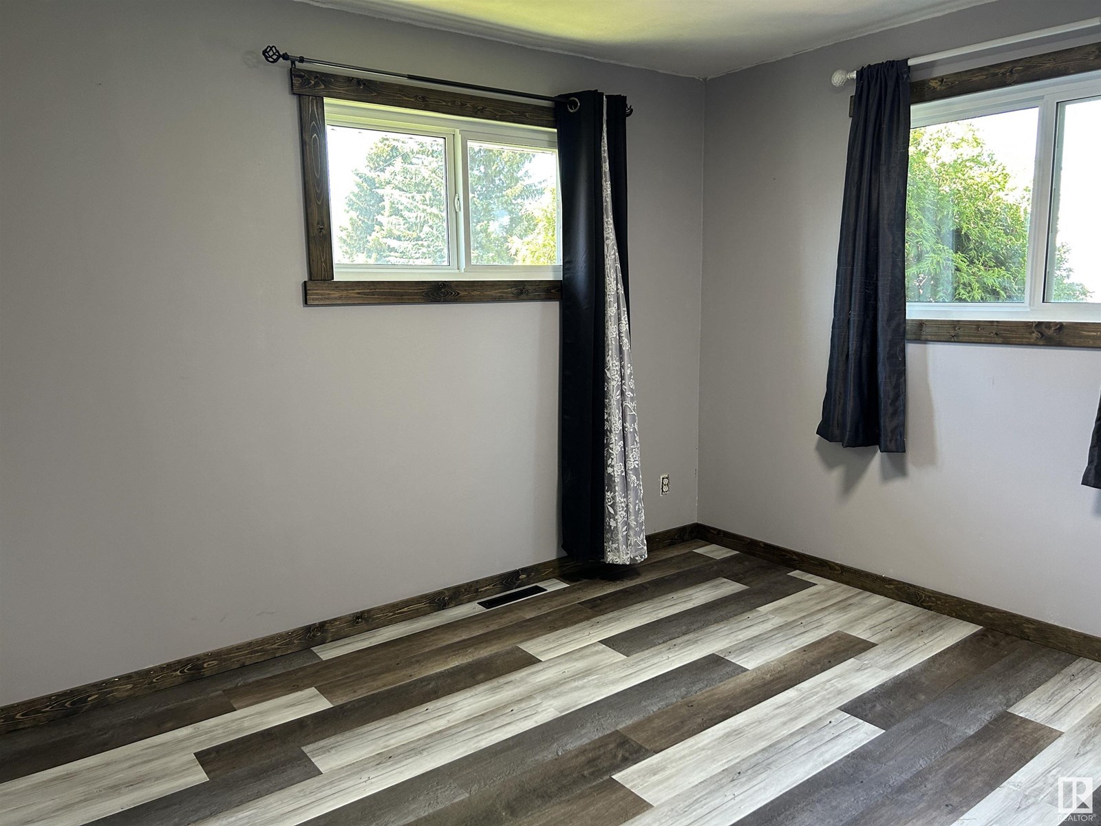 Photo 8 of 433 5 St, Thorhild AB