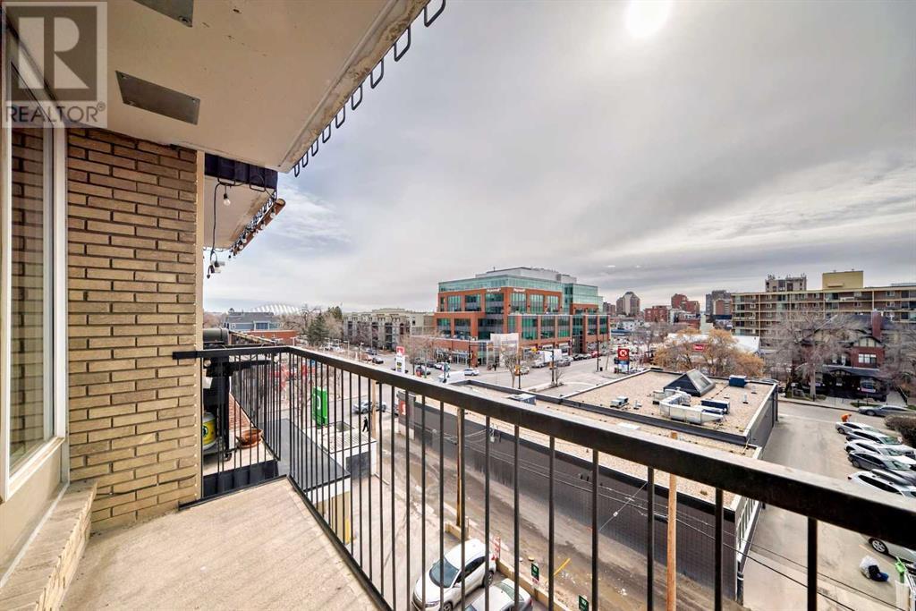 Single Family House for Sale in    Avenue SW Cliff Bungalow Calgary 