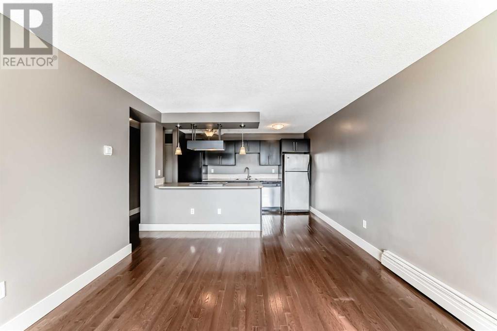 Single Family House for Sale in    Avenue SW Cliff Bungalow Calgary 