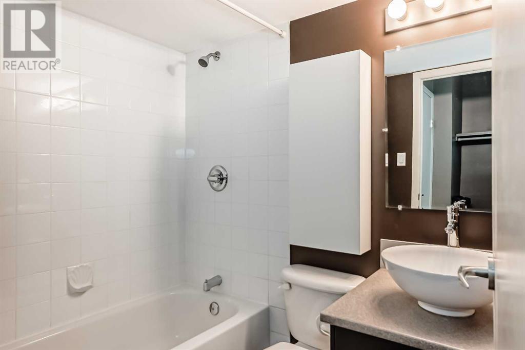 Single Family House for Sale in    Avenue SW Cliff Bungalow Calgary 