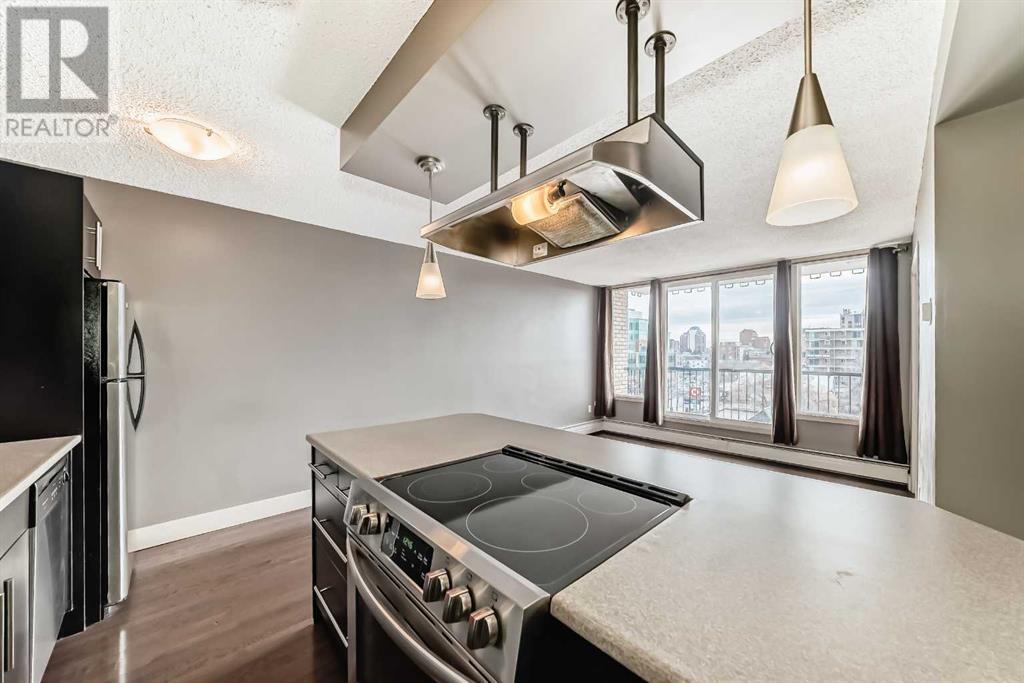 Single Family House for Sale in    Avenue SW Cliff Bungalow Calgary 