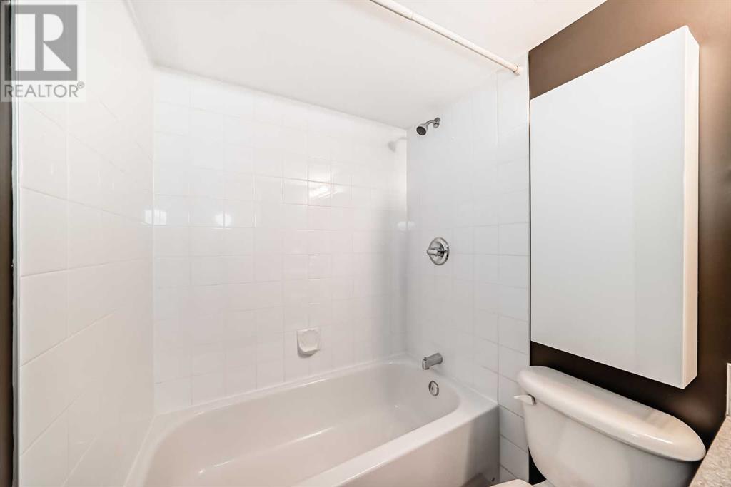 Single Family House for Sale in    Avenue SW Cliff Bungalow Calgary 