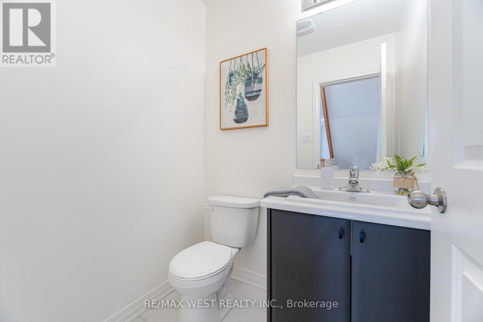 Photo 24 of 1563 Green Road, Clarington ON