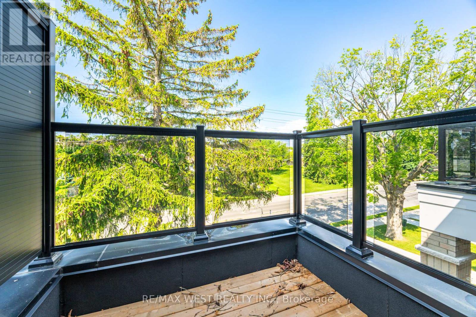 Photo 8 of 1563 Green Road, Clarington ON