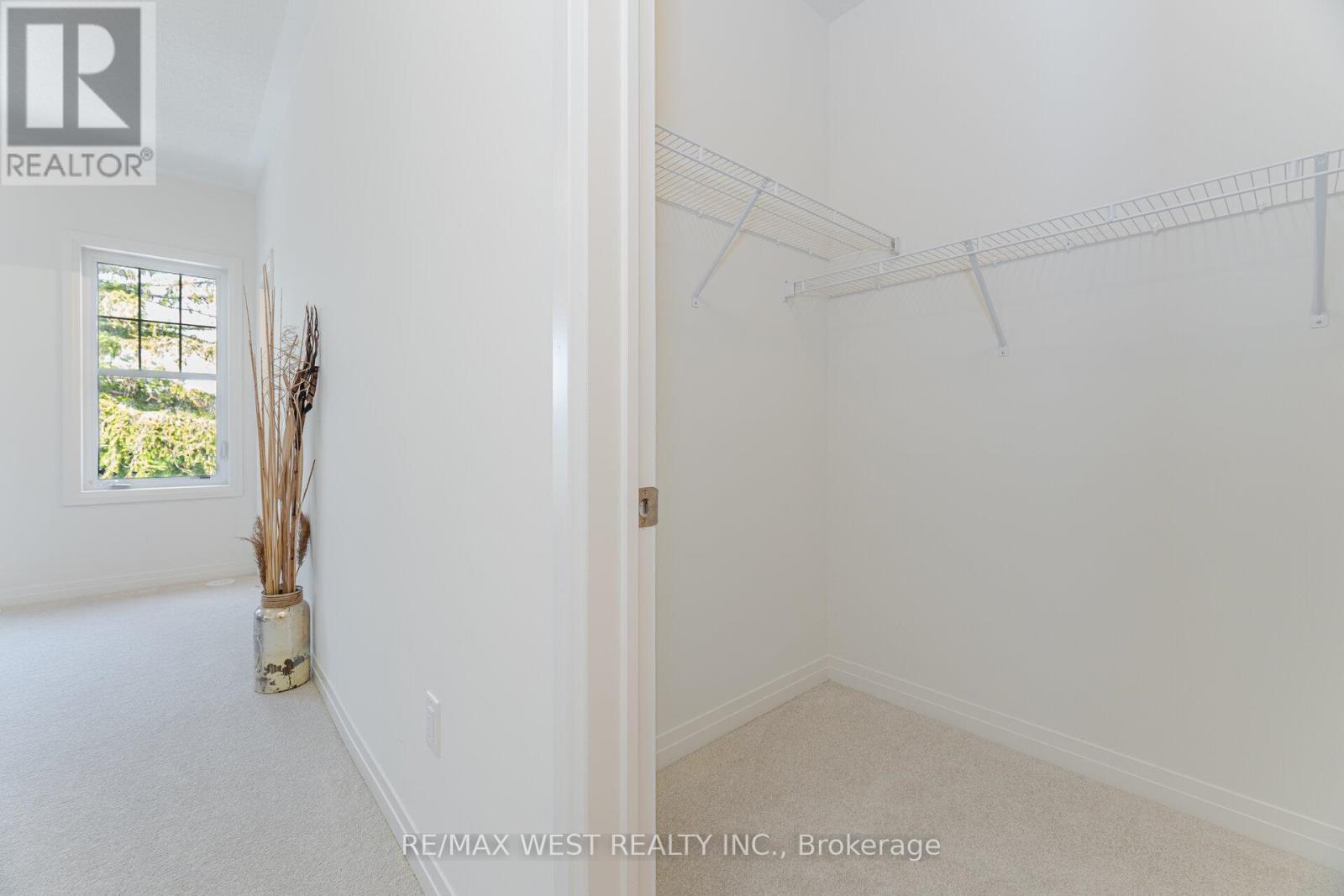 Photo 4 of 1563 Green Road, Clarington ON