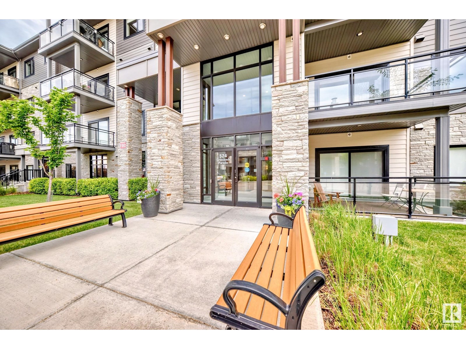 Photo 3 of 421 524 Griesbach Pr Nw, Edmonton AB