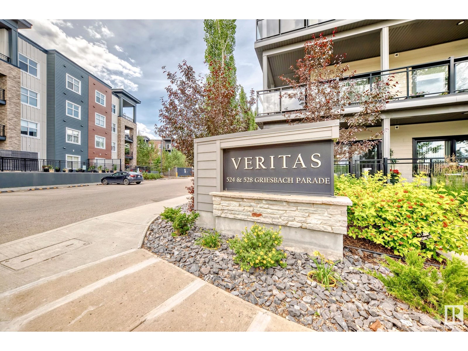 Photo 4 of 421 524 Griesbach Pr Nw, Edmonton AB