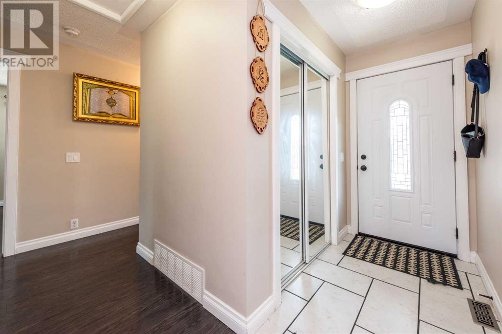 Single Family House Bungalow for Sale in  Templevale Road NE Temple Calgary 