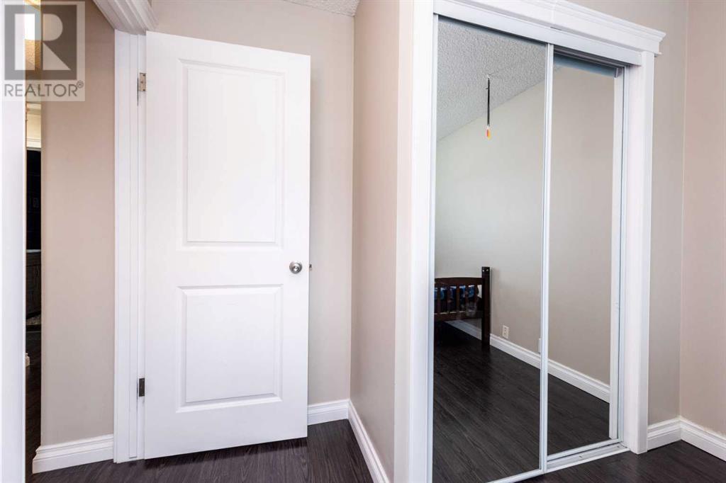 Single Family House Bungalow for Sale in  Templevale Road NE Temple Calgary 
