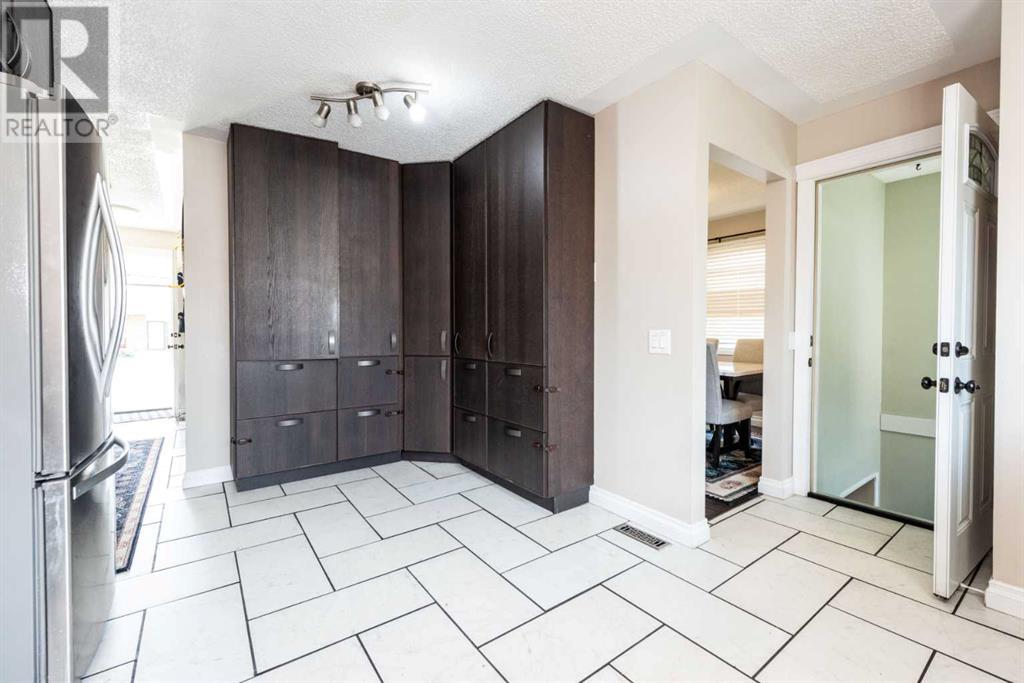 Single Family House Bungalow for Sale in  Templevale Road NE Temple Calgary 
