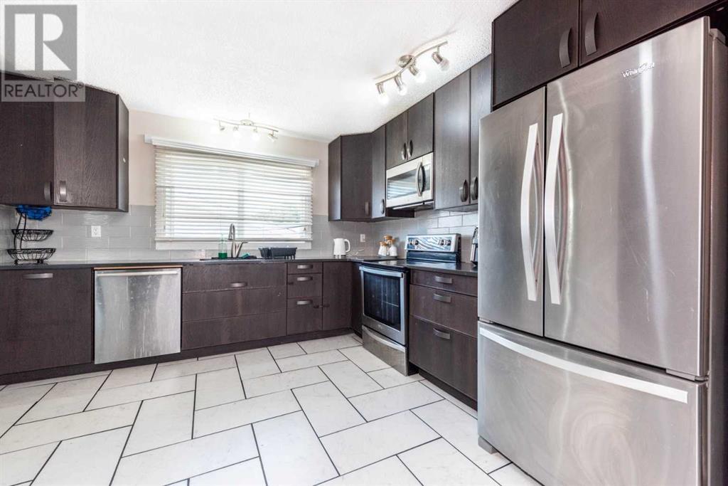 Single Family House Bungalow for Sale in  Templevale Road NE Temple Calgary 