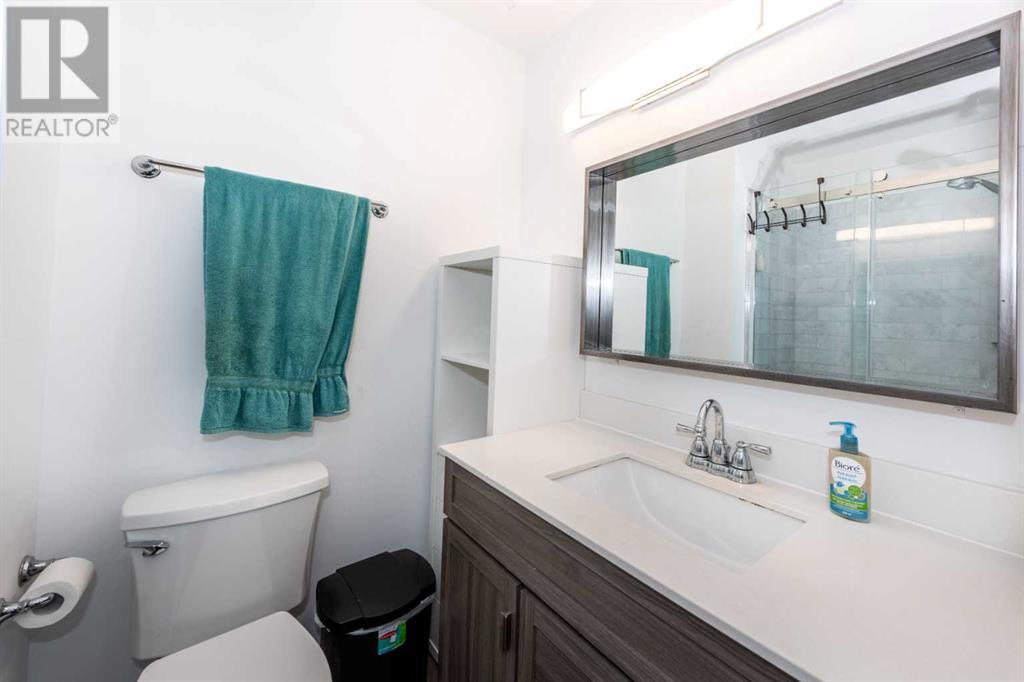 Single Family House Bungalow for Sale in  Templevale Road NE Temple Calgary 