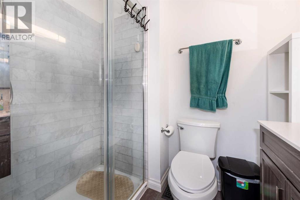 Single Family House Bungalow for Sale in  Templevale Road NE Temple Calgary 