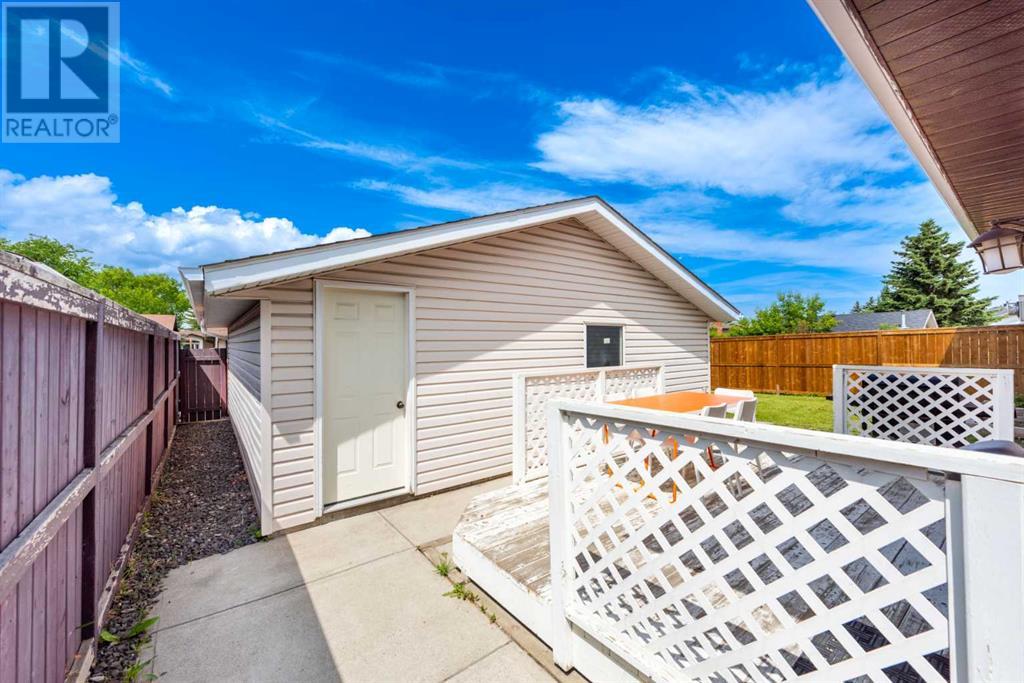 Single Family House Bungalow for Sale in  Templevale Road NE Temple Calgary 