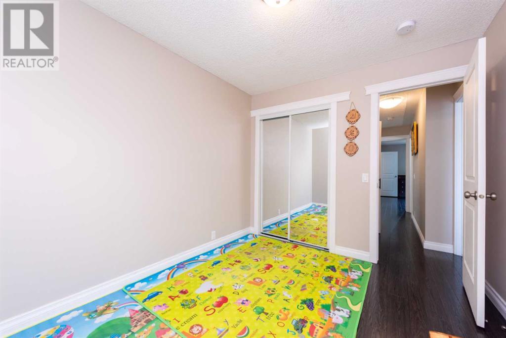 Single Family House Bungalow for Sale in  Templevale Road NE Temple Calgary 