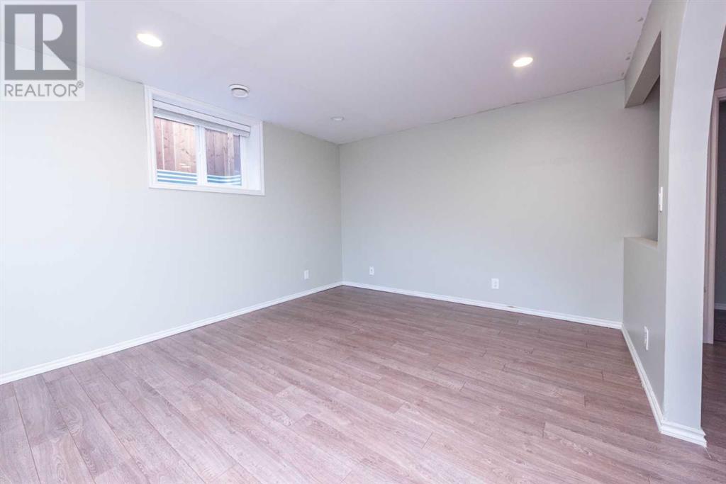 Single Family House Bungalow for Sale in  Templevale Road NE Temple Calgary 