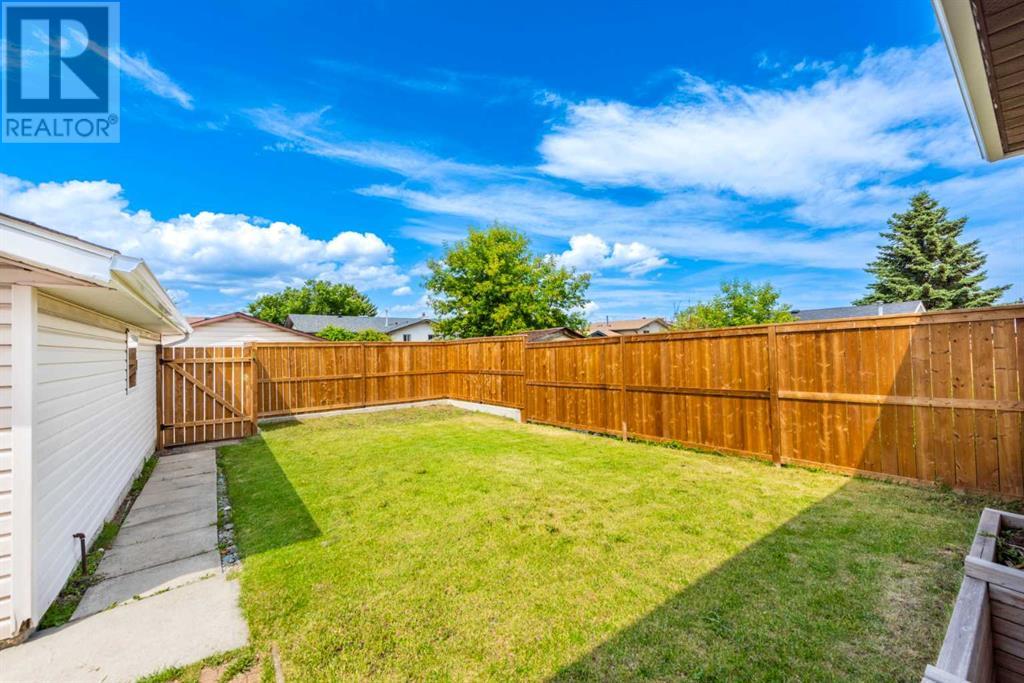 Single Family House Bungalow for Sale in  Templevale Road NE Temple Calgary 