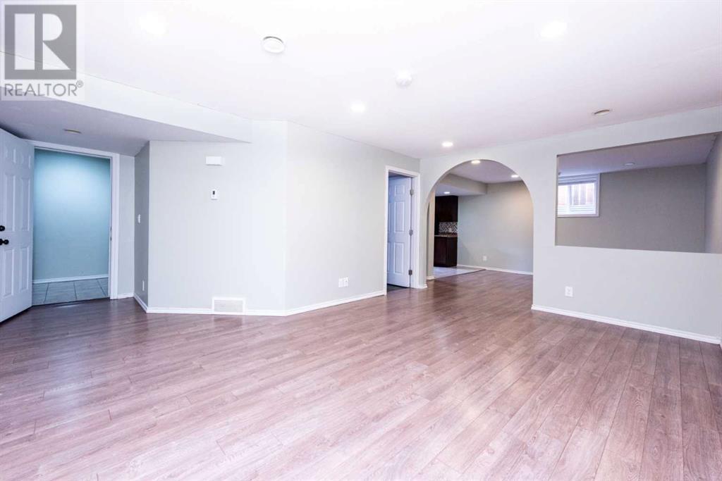 Single Family House Bungalow for Sale in  Templevale Road NE Temple Calgary 