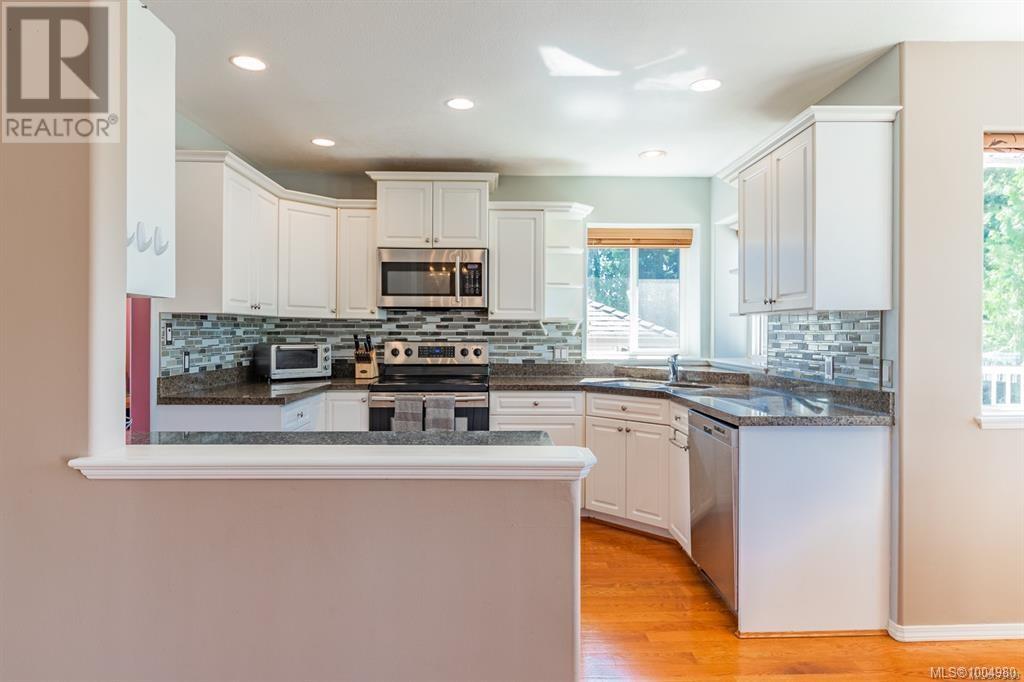 6091 Sierra Way, Nanaimo
