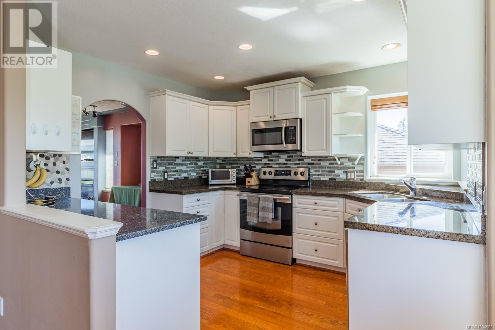 6091 Sierra Way, Nanaimo