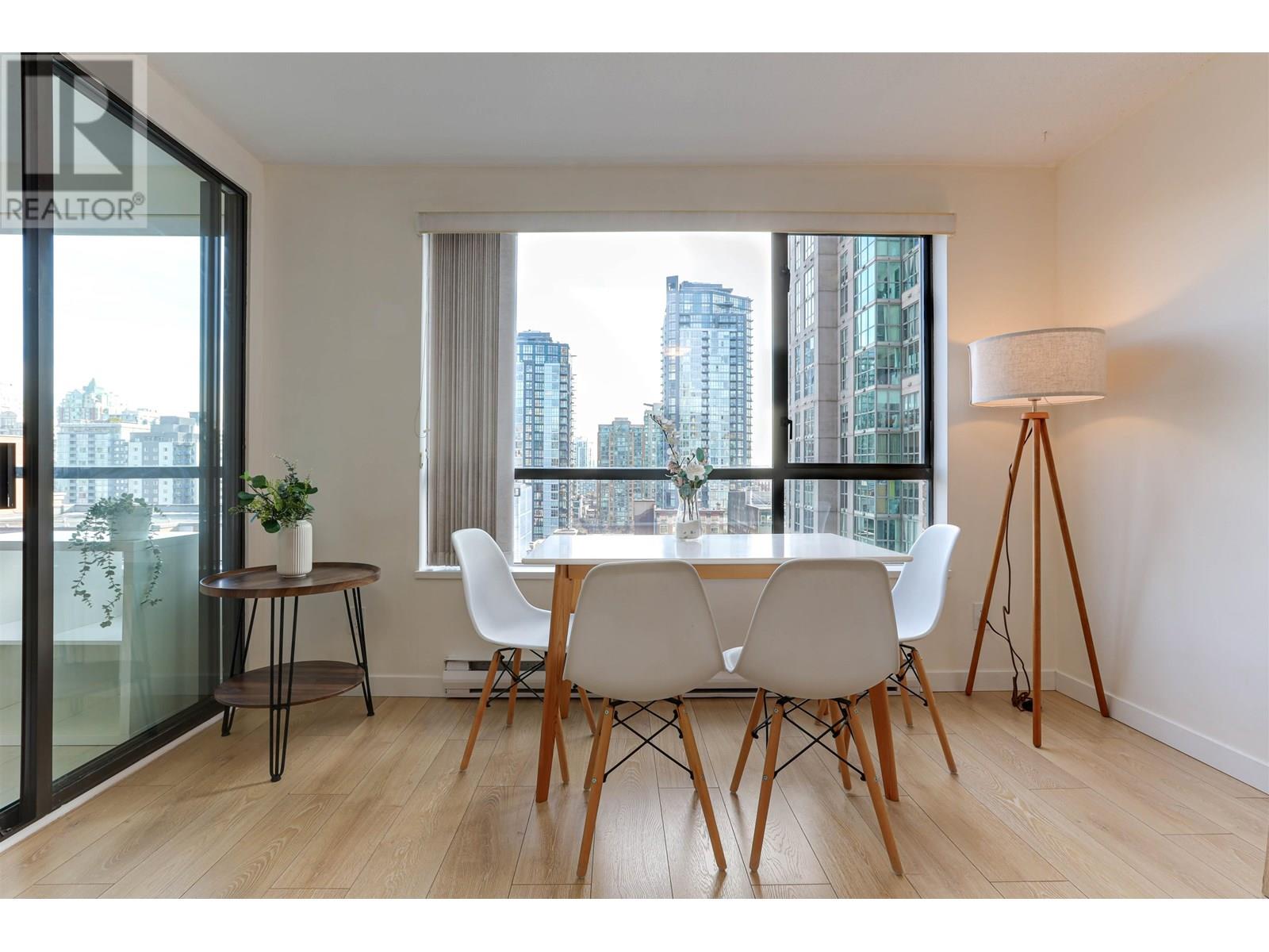 Photo 2 of 1105 1189 Howe Street, Vancouver BC