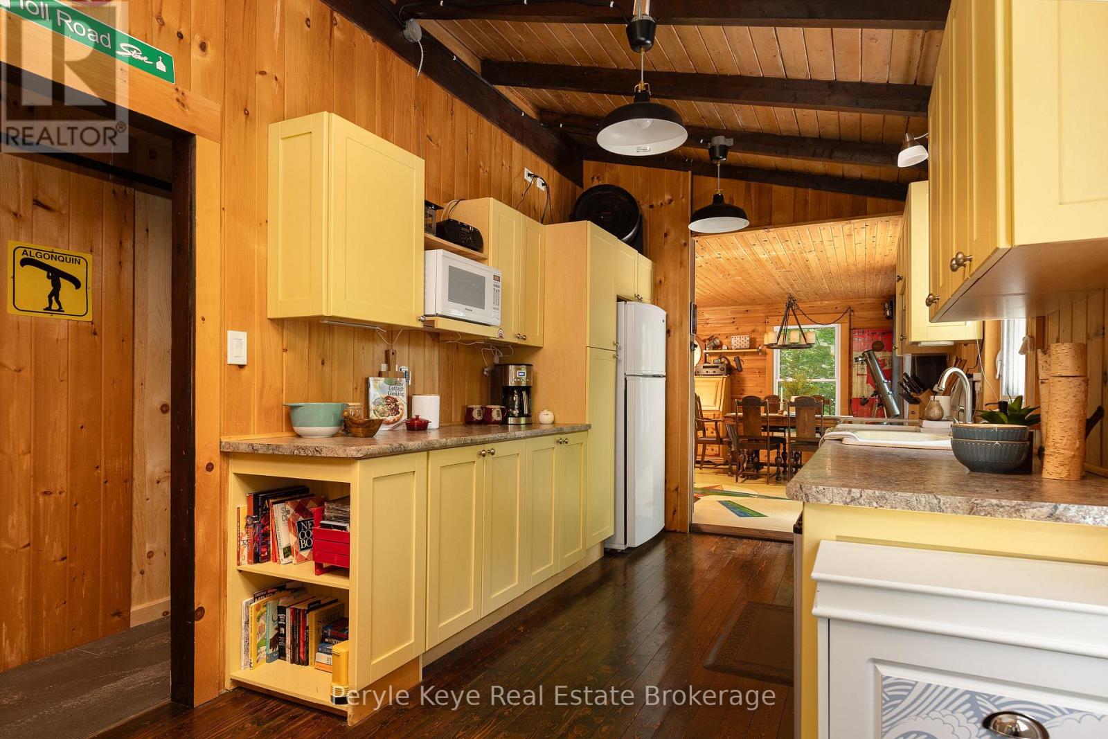 Photo 9 of 6 8 Brennan Circle, Huntsville ON