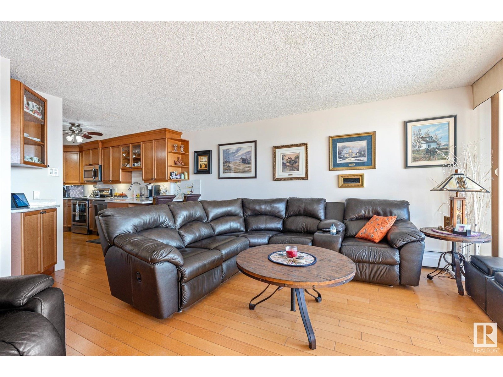 Photo 11 of 1002 9923 103 St Nw, Edmonton AB