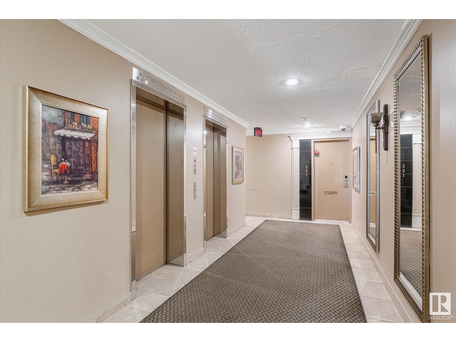 Photo 8 of 1002 9923 103 St Nw, Edmonton AB