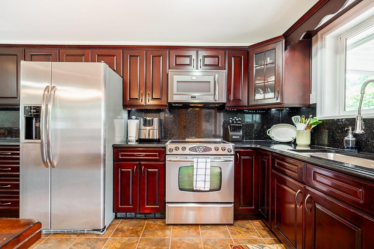 Photo 4 of 26440 28 A Avenue, Langley BC