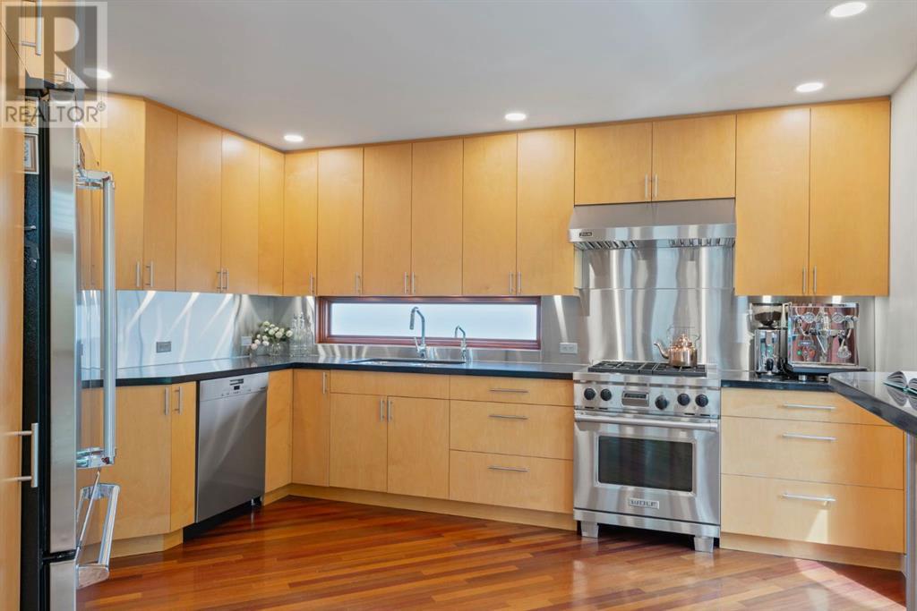 Single Family House for Sale in   Avenue NW West Hillhurst Calgary 