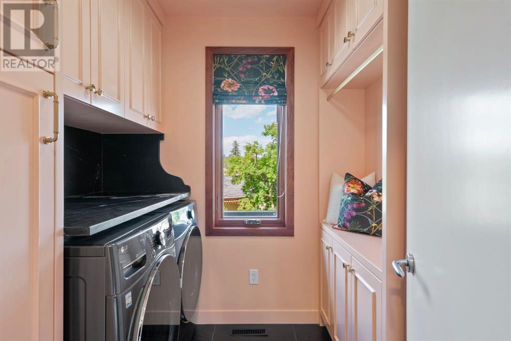 Single Family House for Sale in   Avenue NW West Hillhurst Calgary 