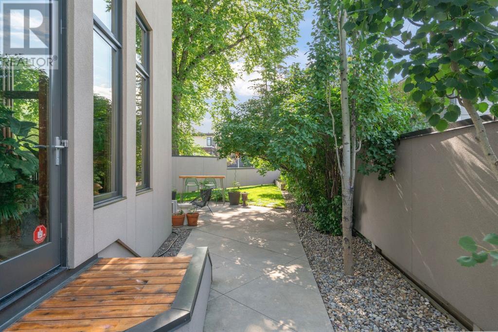 Single Family House for Sale in   Avenue NW West Hillhurst Calgary 