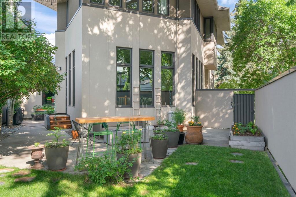 Single Family House for Sale in   Avenue NW West Hillhurst Calgary 