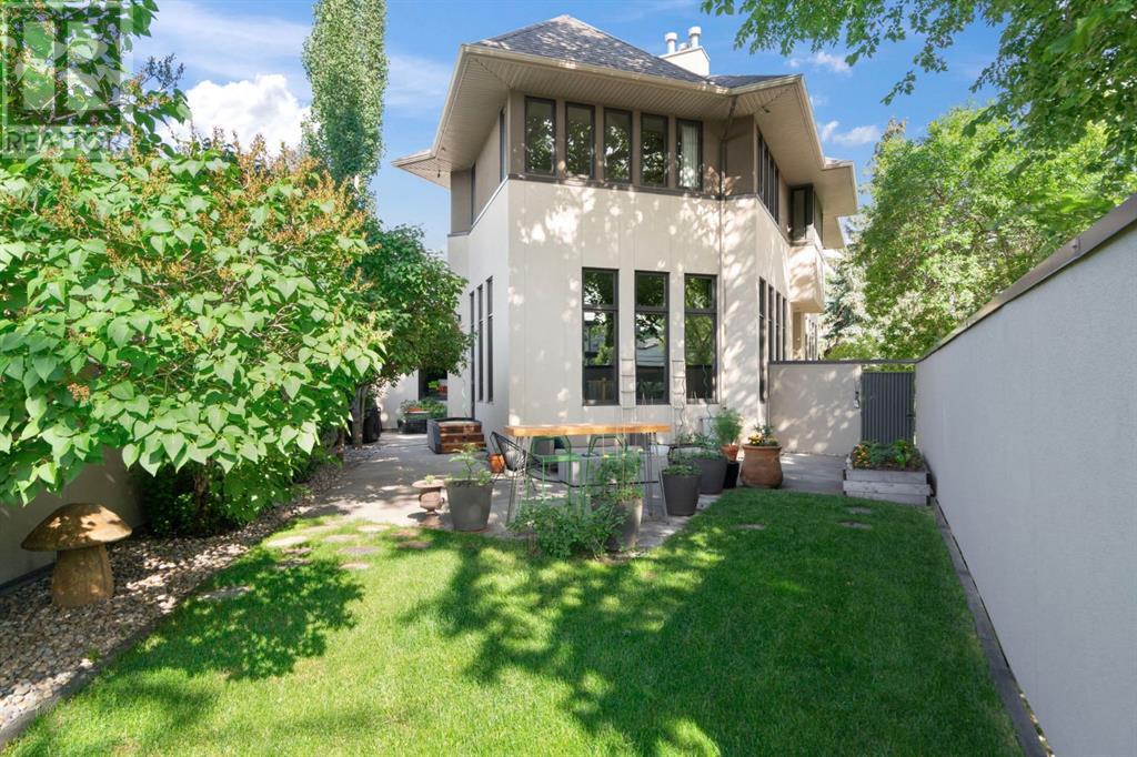 Single Family House for Sale in   Avenue NW West Hillhurst Calgary 