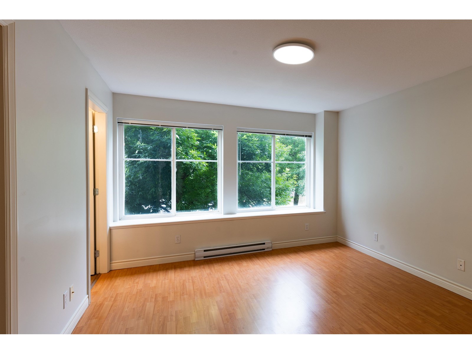 Photo 1 of 201 2828 152 Street, Surrey BC