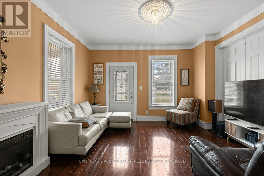 Photo 17 of 359 Thomas Street, Deseronto ON