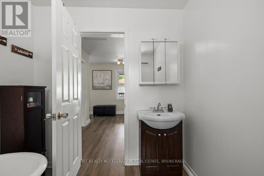 Photo 16 of 359 Thomas Street, Deseronto ON