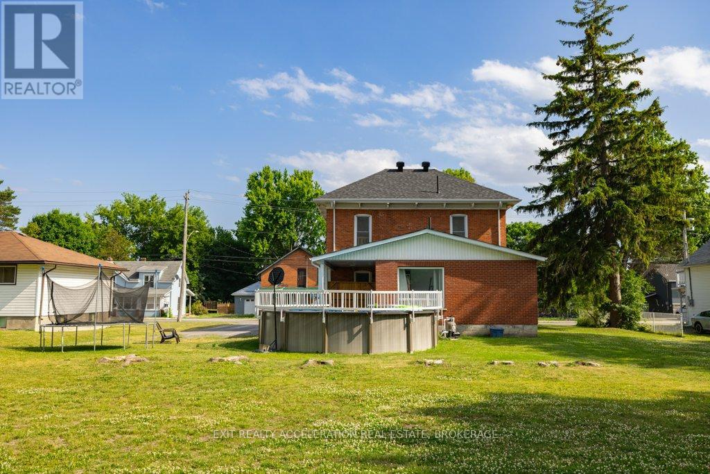 Photo 2 of 359 Thomas Street, Deseronto ON