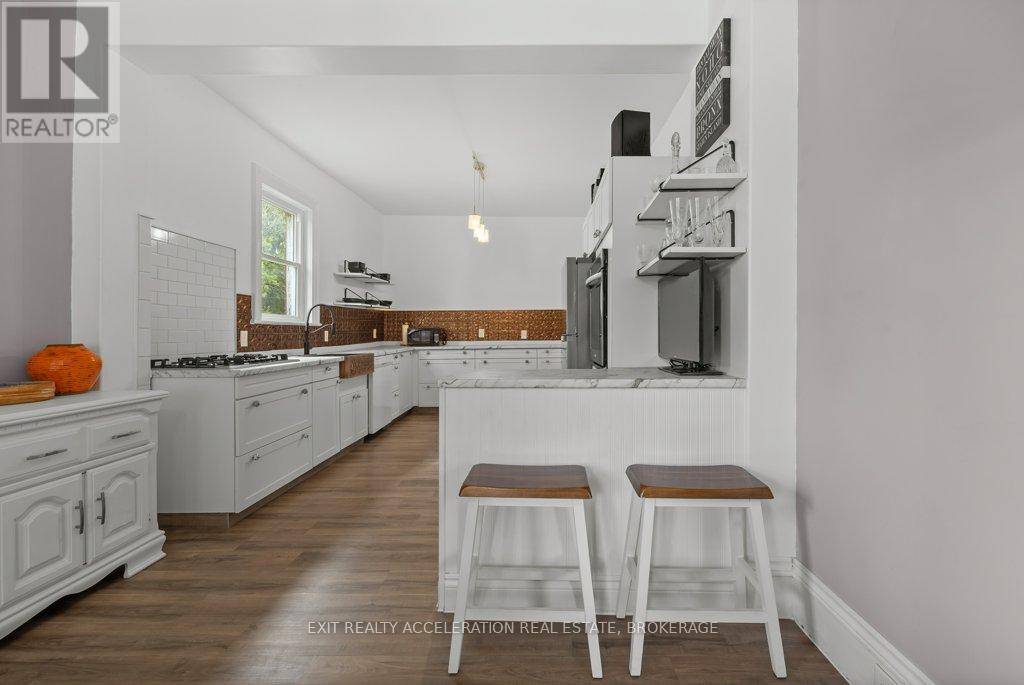 Photo 38 of 359 Thomas Street, Deseronto ON