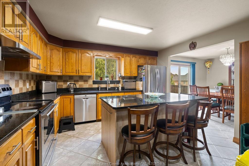 Photo 12 of 4577 Hunt Club Crescent, Windsor ON