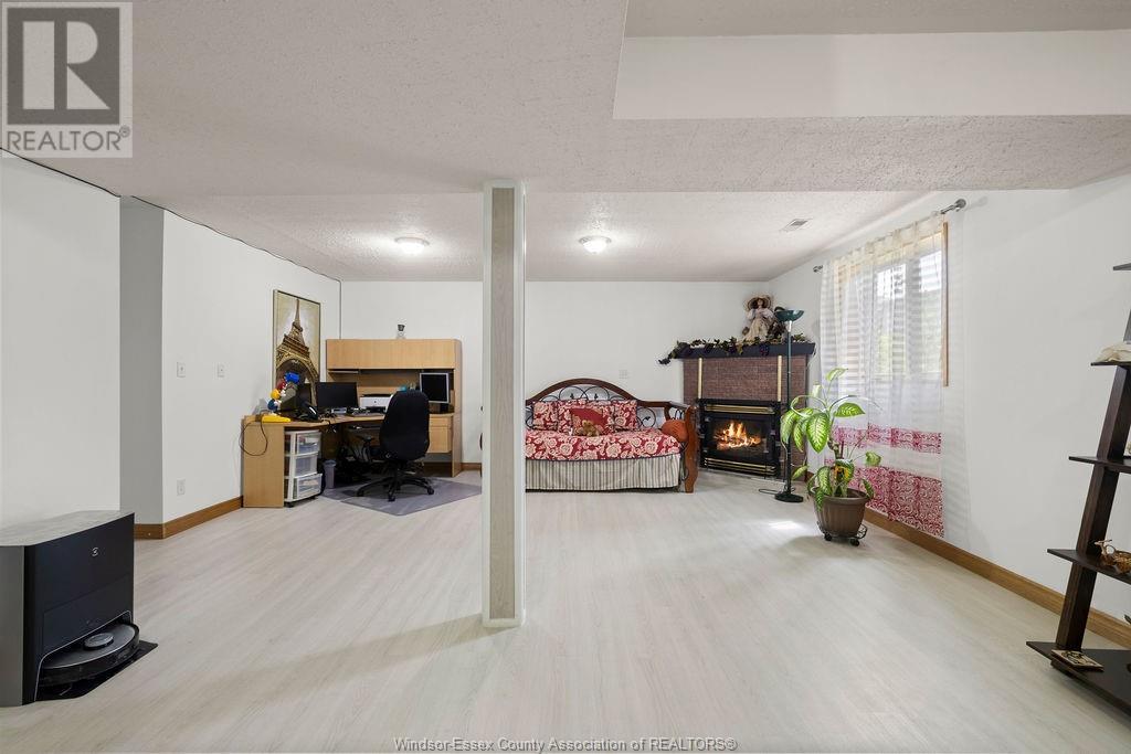 Photo 23 of 4577 Hunt Club Crescent, Windsor ON