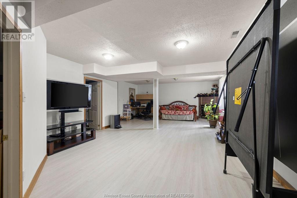Photo 22 of 4577 Hunt Club Crescent, Windsor ON