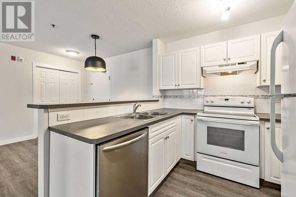 Single Family House Low rise for Sale in   Chaparral Ridge Drive SE Chaparral Calgary 