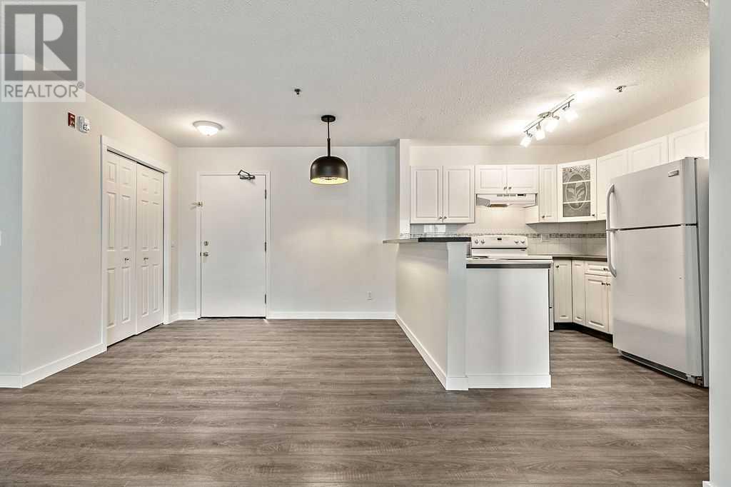 Single Family House Low rise for Sale in   Chaparral Ridge Drive SE Chaparral Calgary 