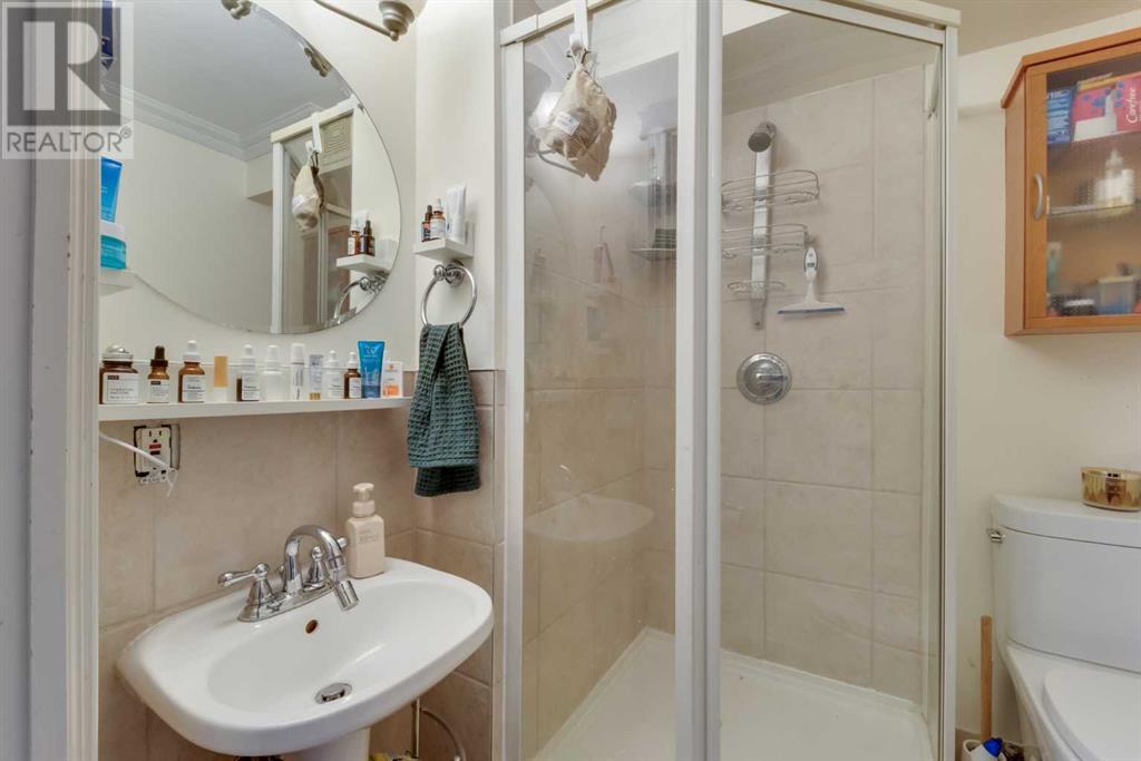 Single Family House for Sale in   Point Drive NW Point McKay Calgary 