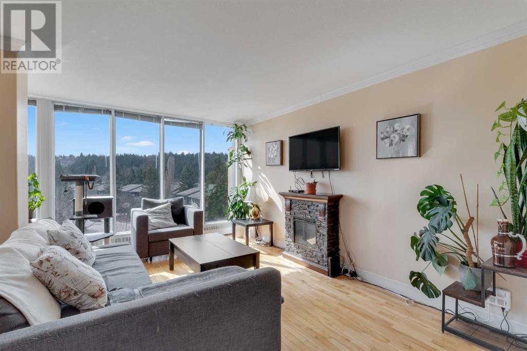 Single Family House for Sale in   Point Drive NW Point McKay Calgary 