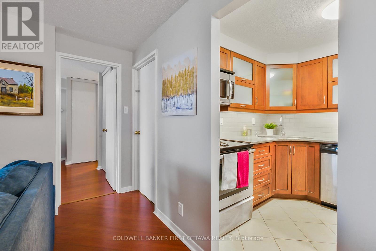 Photo 11 of 412 80 Sandcastle Drive, Ottawa ON