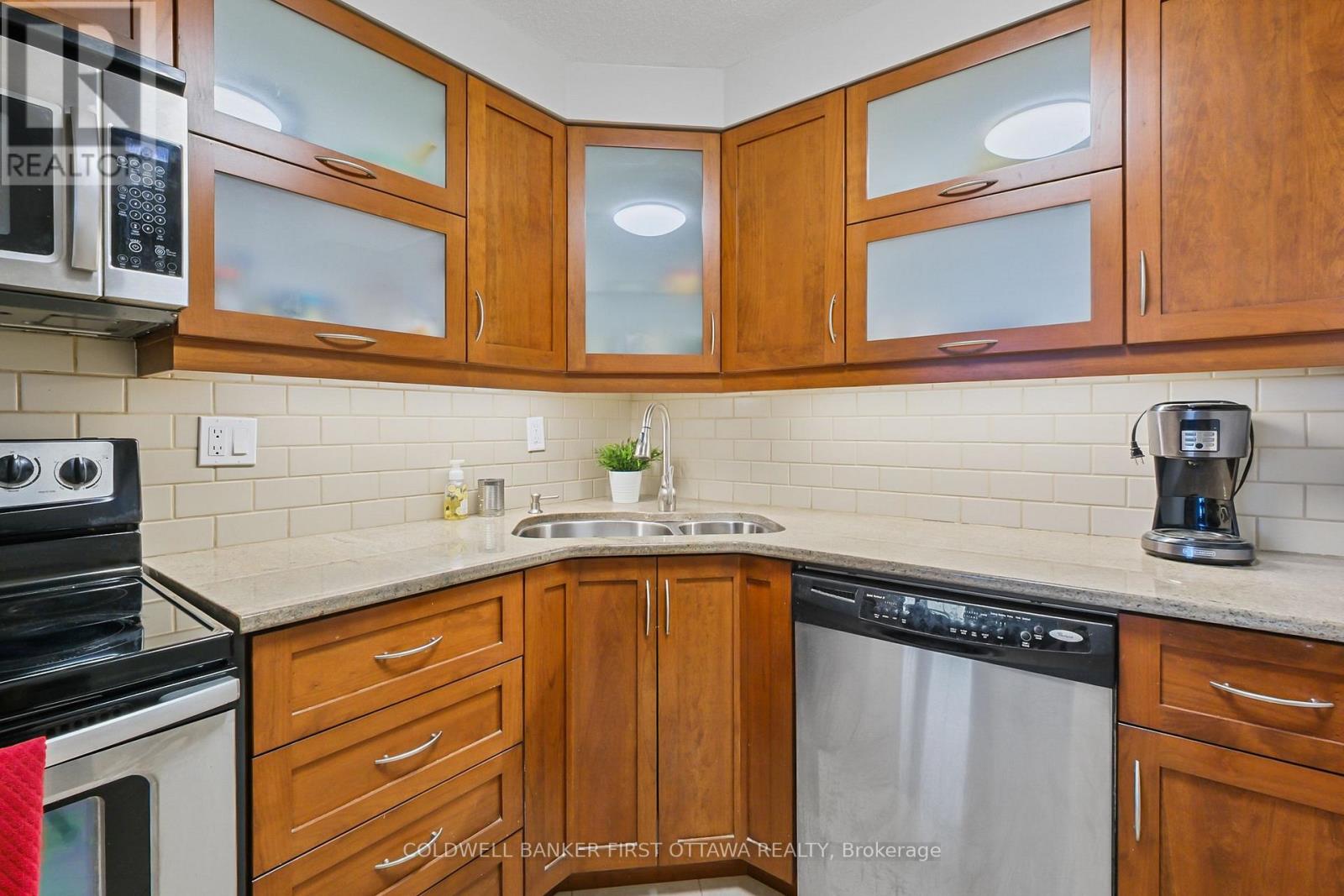 Photo 10 of 412 80 Sandcastle Drive, Ottawa ON