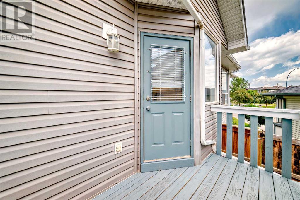 Single Family House 4 Level for Sale in  Martha